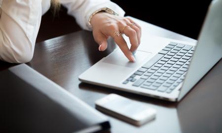 Kaip išvengti apgaulių pasirašant dokumentus nuotoliniu būdu