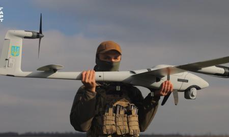 Nepakeičiamas „karo dievų“ asistentas. Padeda naikinti okupantus (Video)