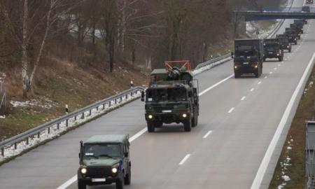 43 kariniai ženklai: vairuotojams skubus perspėjimas