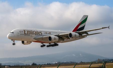 „Lėktuvai nenaudoja degalų!“ Kuo iš tikrųjų pildomi milžiniškų orlaivių sparnai?