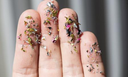 Pavojingos dalelės visur: kaip apsisaugoti nuo mikroplastiko