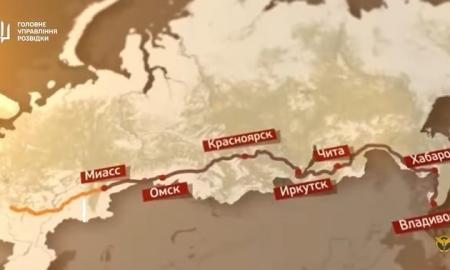 „Darbas tęsiasi!“ Ukrainiečiai nuo bėgių nuvertė traukinį ilgiausioje pasaulyje geležinkelio linijoje (Video)