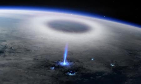 Dangus staiga nusidažė mėlynai. Paslaptingas reiškinys. Lietuvos pašonėje (VIDEO)