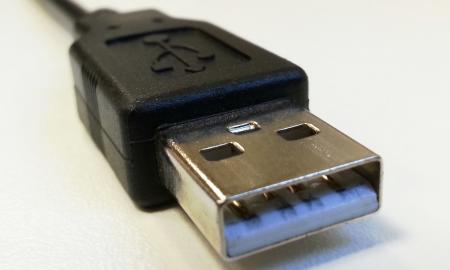 Ką reiškia skirtingos USB kištukų spalvos? „Apie tai niekada nepagalvojote“