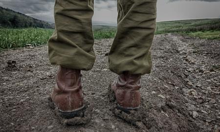 Motyvuoti kariai palieka frontą: vadų chaosas tampa grėsme gynybai