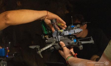 Labai blogai. Rusai kelia vėliavas. Ukrainiečiai ruošiasi tragedijai (Foto)