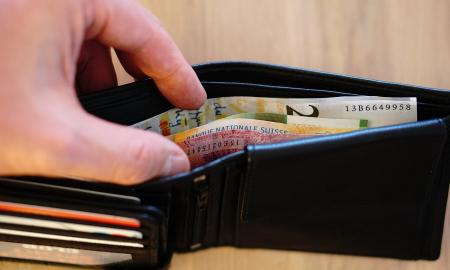 Skubus perspėjimas: viena valiuta baigia savo gyvenimą