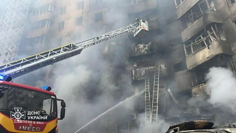 Daugiabutis Ternopilyje po rusų raketų atakos lapkričio 19 d.