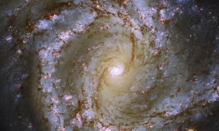 Už šios galaktikos driekiasi uodega. Ji ilgesnė už Paukščių Taką (Foto)