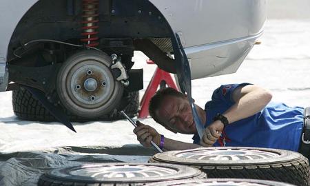 Aš esu mechanikas: 5 „pasidaryk pats“ nelaimės, kurios kainuoja klientams tūkstančius