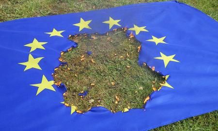 Driokstelėjo: „ES vadovai veda Europą į katastrofą!“ (Video)