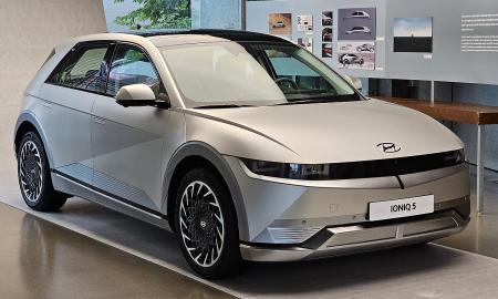 Elektromobiliai – įkraunami per 3 minutes? „Hyundai“ drebina automobilių pasaulį