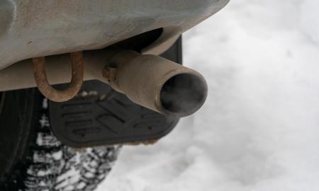 „Turite dyzelinį ar benzininį automobilį? Nuo sausio 1 d. smūgis. Reikės sumokėti beveik 10 000!“