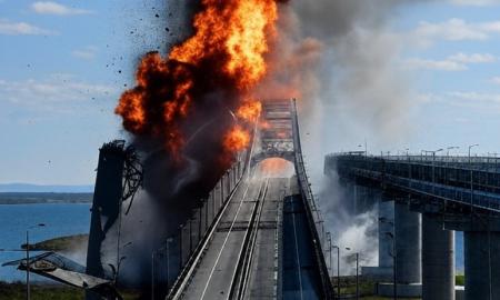 „Susprogdink Krymo tiltą.“ Ukrainiečiai kviečia. Gali prisijungti kiekvienas (Video)