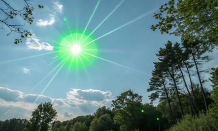 Ar žinojote, kad Saulė šviečia... žaliai!? Bet kodėl mes ją matome geltoną?