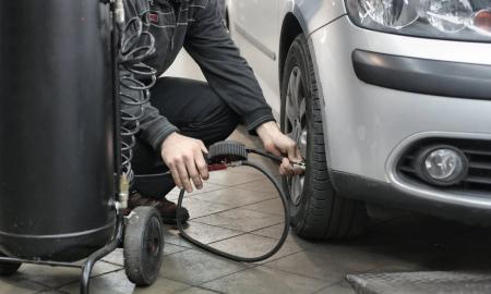 Kaip oro drėgmė veikia kompresoriaus darbą? Praktiniai patarimai Lietuvos klimato sąlygomis