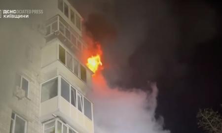 [ŽT] Šokiruojantis radinys: su 21 bomba nusileido ant daugiabučio stogo (Video)