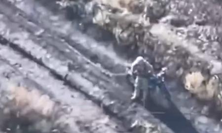 Na, ir kas čia nutiko? Rusų motociklininkas staiga sustojo (Video)