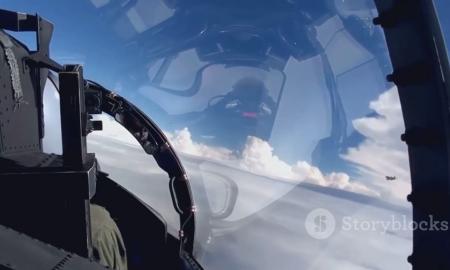 Japonijos oro monstras jau danguje: F-15JSI gali smogti toliau nei bet kada