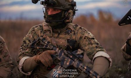 10:1! „Net beždžionė su automatu yra pavojinga, bet čia yra žmogus“