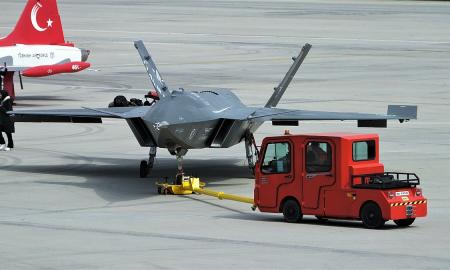 Sukūrė droną, galintį pakeisti naikintuvus. Jau skraido ir naikina (VIDEO)