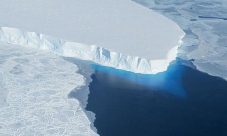 Stulbinama, kas darosi su „Paskutiniojo teismo“ ledynu. NASA palydovai patvirtino (Foto)