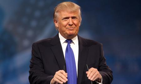 Baltieji rūmai paskelbė strateginį trumpizmo manifestą: nekalta Rusija, pūvanti Europa