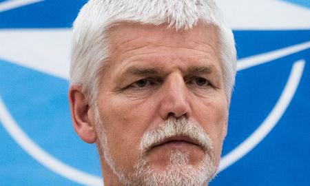 Čekijos prezidentas: NATO gali būti priversta numušti Rusijos lėktuvą