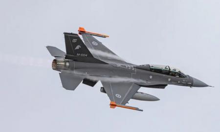 Visi pažvelgė į dangų. Jie laukė tokių lėktuvų dešimtmečius (Foto, Video)