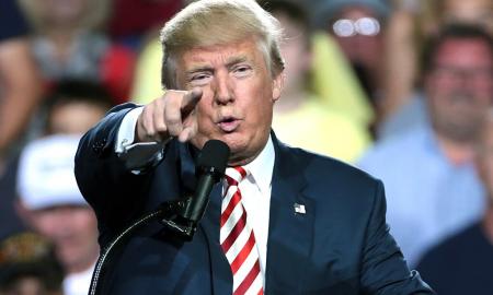 Pagaliau jie sukilo. Amerikoje prasidėjo karas prieš Trumpą dėl plano Europai