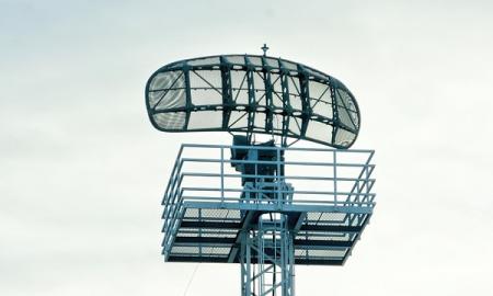 Paskutinis skrydis tapo beprotybe: pilotai praskriejo vos 15 metrų virš bokšto! Neįtikėtinas manevras