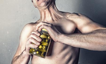 Jėga ir raumenys nyksta? Mitybos specialistas paaiškino, ko vyrams trūksta lėkštėje