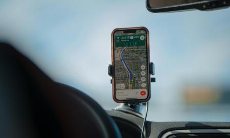 Policija skiria dideles baudas už... navigaciją. Vairuotojai šokiruoti