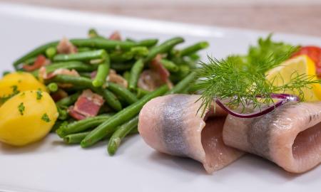 Močiutės triukas prieš persūdytą silkę: veikia per kelias valandas