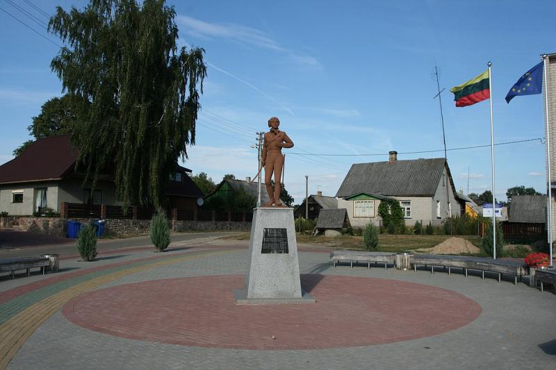 Emilijos Pliaterytės paminklas Kapčiamiestyje