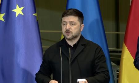 Vienas žodis – ir Zelenskis stabdo kalbą. Kas nutiko Vokietijoje