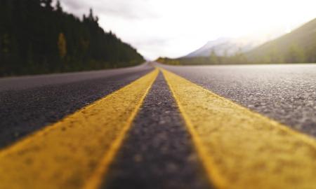 „Daugiau jokių duobių po žiemos?“ Dumblių asfaltas meta iššūkį šalčiui