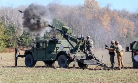 Jie ginkluojasi kaip niekad anksčiau. Fone šmėkšteli paslaptingas susitarimas su JAV