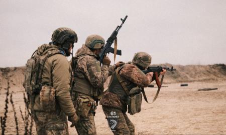 [ŽT] Pavydėtinas taiklumas. Gynybos pajėgų karys vienu šūviu numuša rusišką droną (Video)