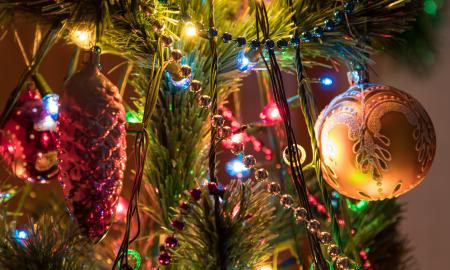 „Žaislas turtingiesiems“. Kaip vienas išradimas amžiams pakeitė Kalėdų eglutes