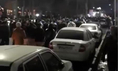 [ŽT] „Mirtis diktatoriui.“ Protestuotojai išėjo į sostinės gatves, reikalaudami pakeisti režimą (Video)