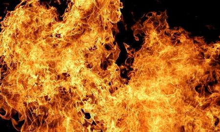 [ŽT] Smogė „Rosneft“: liepsnoja naftos perdirbimo gamykla (Video) 