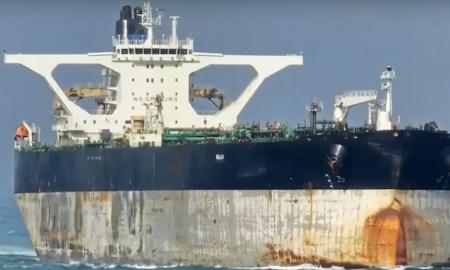 JAV persekioja tanklaivį, kuris „pakeitė vėliavą“. Įsikiša Rusija (Video)