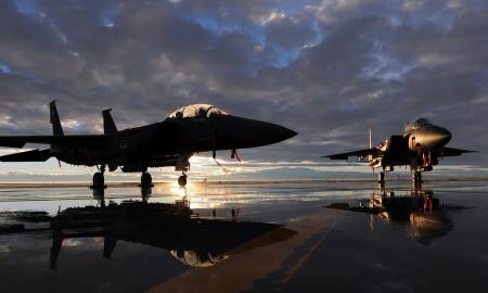 1445 km/val. greičiu. „Mačiau, kaip sprogsta mano veidas.“ Pasaulis ūžia, kas nutiko F-15E pilotui (Video)