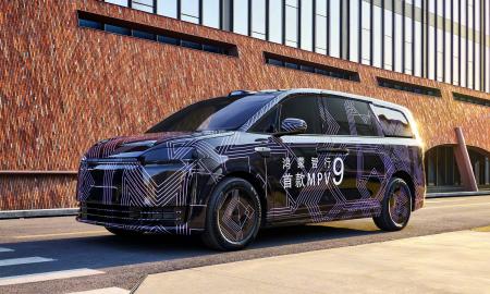 Oro pagalvė kaip šalmas. Kinai gali pradėti revoliuciją (FOTO, VIDEO)