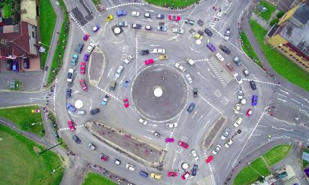 Košmaras? Magiškoji žiedinė sankryža. 30 % daugiau automobilių (VIDEO)