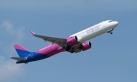 „Wizz Air“ atšaukia skrydžius. Turistai to greitai nepamirš