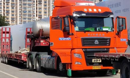 Kiniški sunkvežimiai – beverčiai. Rusai išsigandę