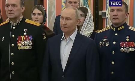 Putinas šventė Kalėdas. Dievą lygino su kariais: pavadino jų agresiją „šventa“ (Video)