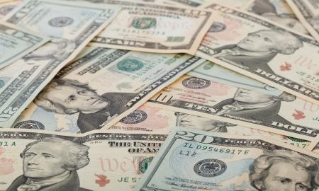 Trumpas sugalvojo naują būdą gauti Grenlandiją. Po 100 000 USD kiekvienam